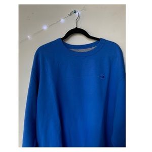 Champion crewneck sweater (WORN ONCE)